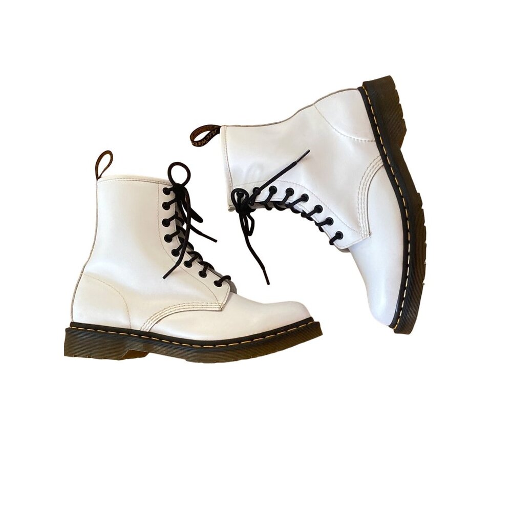 New Dr. Martens W's 10 EU 42 Smooth Leather Lace Up Boots White No box MSRP$170 - Picture 5 of 16